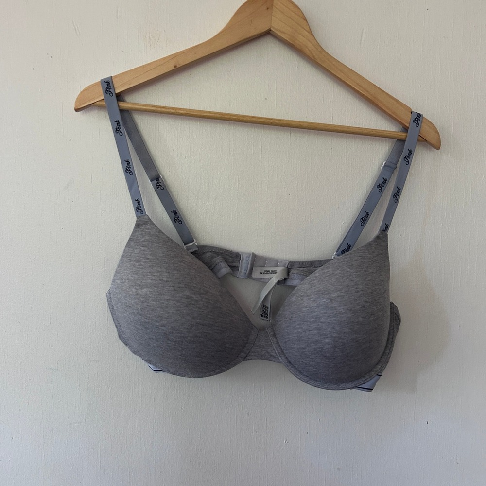 PINK Victorias Secret Wear Everywhere T-Shirt Bra38D Gray Logo Strap Sporty